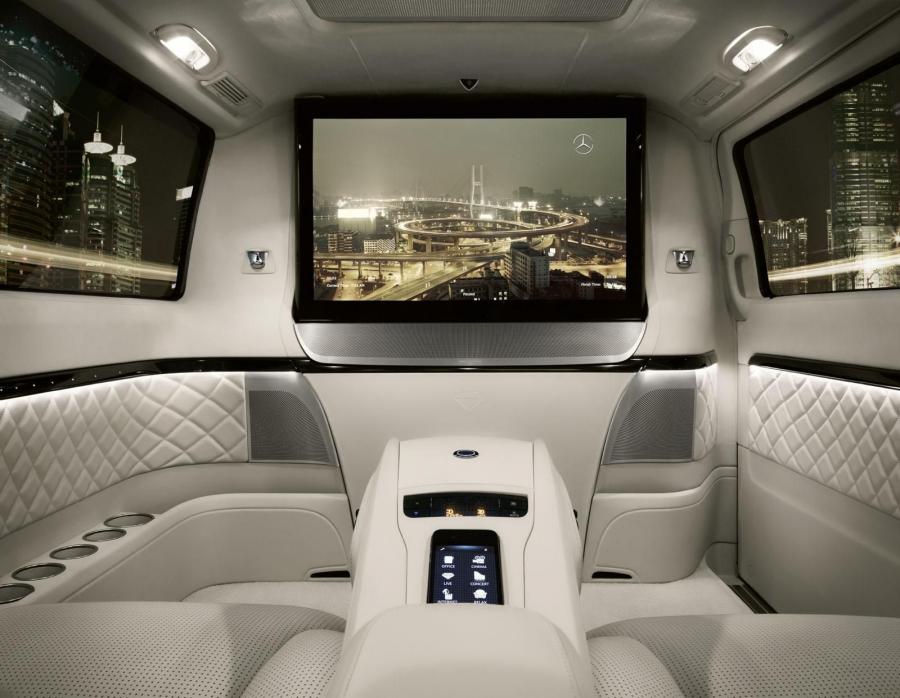  Mercedes-Benz Viano Vision Diamond Concept 2012 года  (фото 2 из 8)